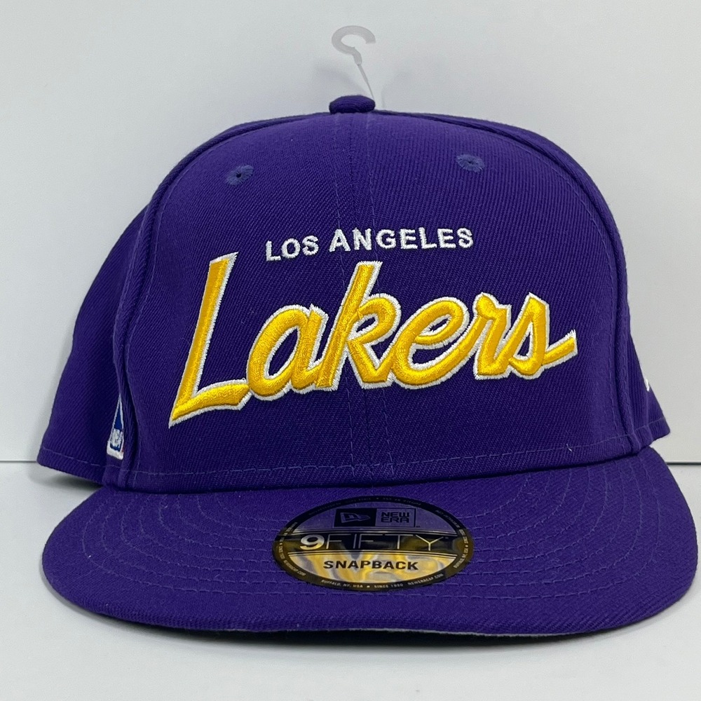 New Era Los Angeles Lakers Hat Mens OSFM Purple Script 9FIFTY Snapback NBA Cap‎